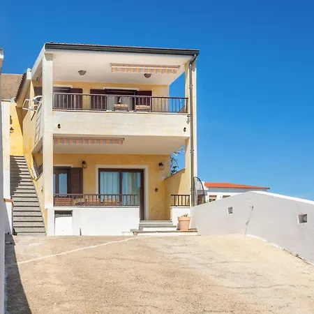 Fronte Mare 1 * Capo Testa